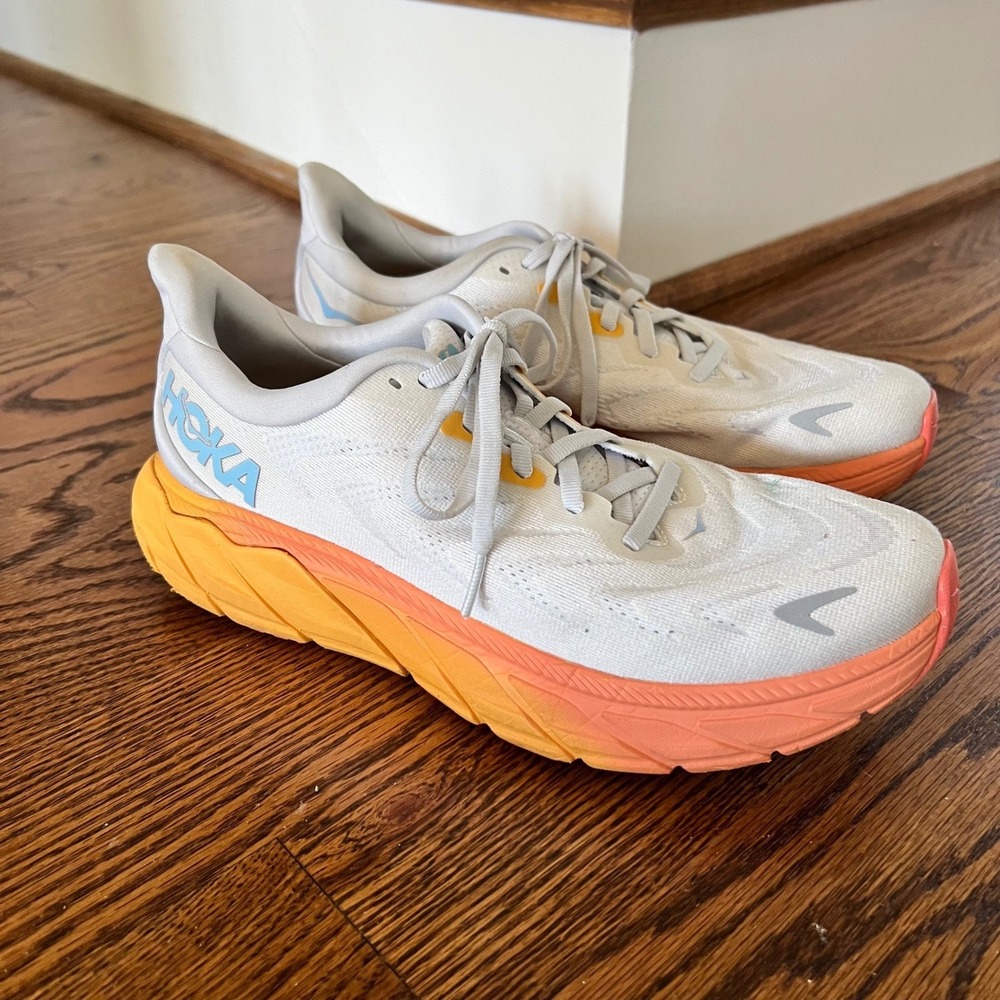Hoka One One Arahi 6 Womens 9 Nimbus Cloud Blue Fog Yellow 1123195 NCBDB - Picture 2 of 15